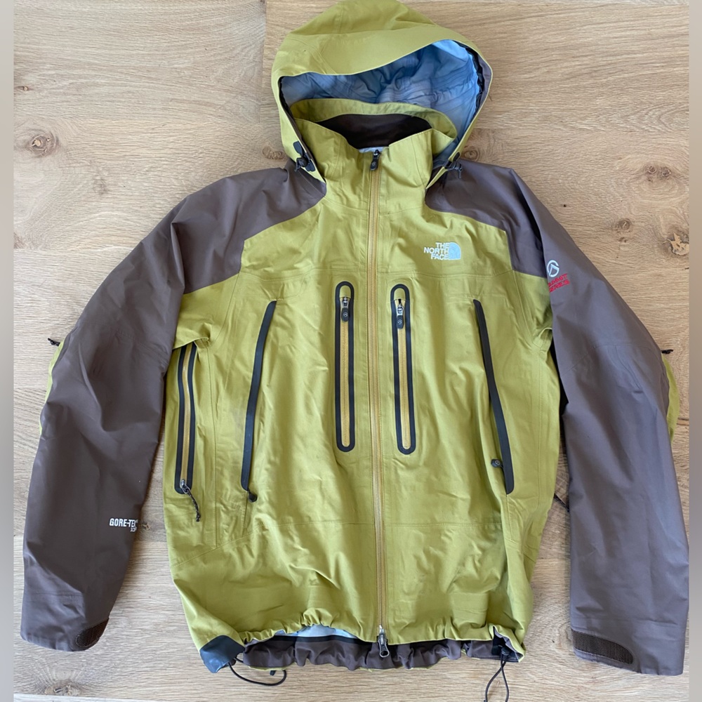 Men’s North Face ski jacket, size medium